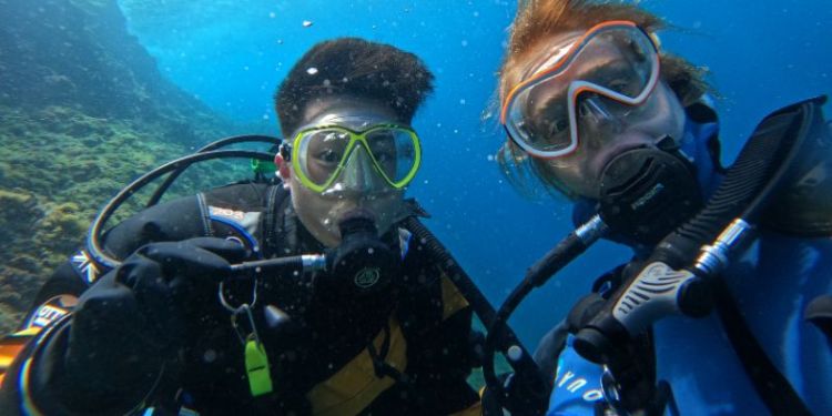 Teng scuba diving with the Suba Diving Society